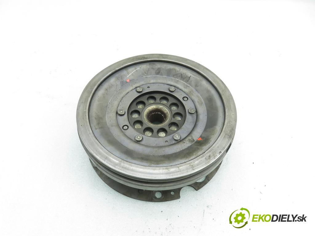 AUDI Q5 (8R) SUV 2010 176,00 3.0 TDI quattro - CCWA 2967,00 řemenice dvojhmota 0B5105317F