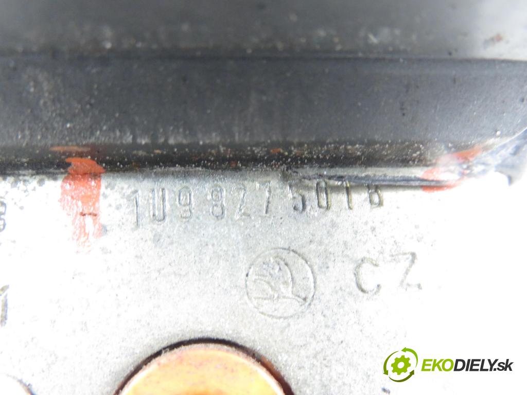 SKODA OCTAVIA I Combi (1U5) KOMBI 2003 66,00 1.9 TDI 90 - ALH 1896,00 zámok dveří kufr EL. 1U9827501B