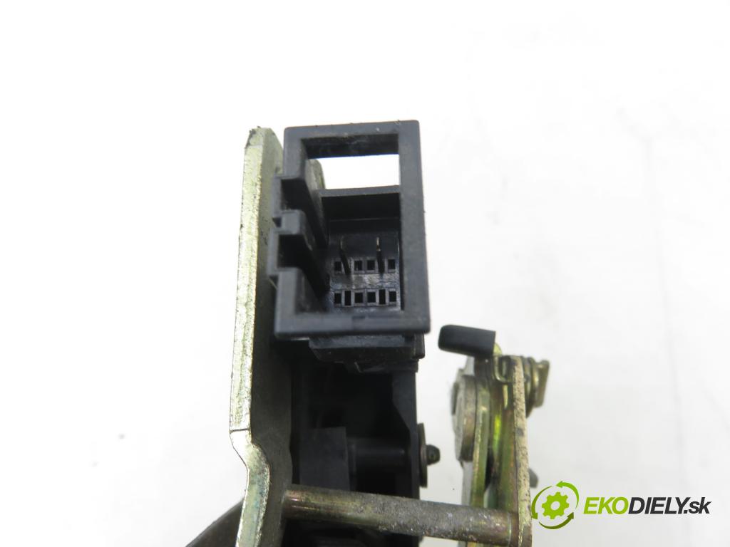 SKODA OCTAVIA I Combi (1U5) KOMBI 2003 66,00 1.9 TDI 90 - ALH 1896,00 zámok dveří kufr EL. 1U9827501B