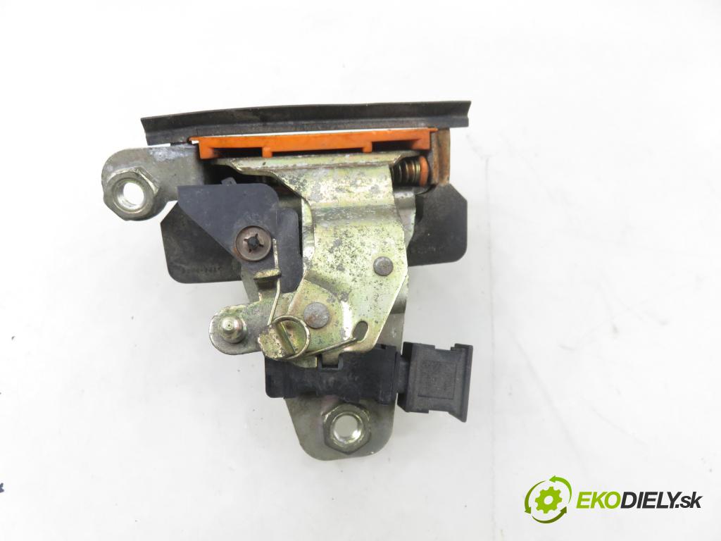 SKODA OCTAVIA I Combi (1U5) KOMBI 2003 66,00 1.9 TDI 90 - ALH 1896,00 zámok dveří kufr EL. 1U9827501B