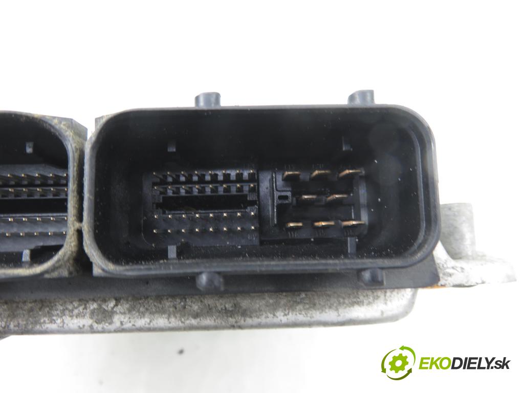 VW GOLF IV (1J1) HB 2000 66,00 1.9 TDI - AGR 1896,00 Riadiaca jednotka Motor 038906012K ; 0281010111