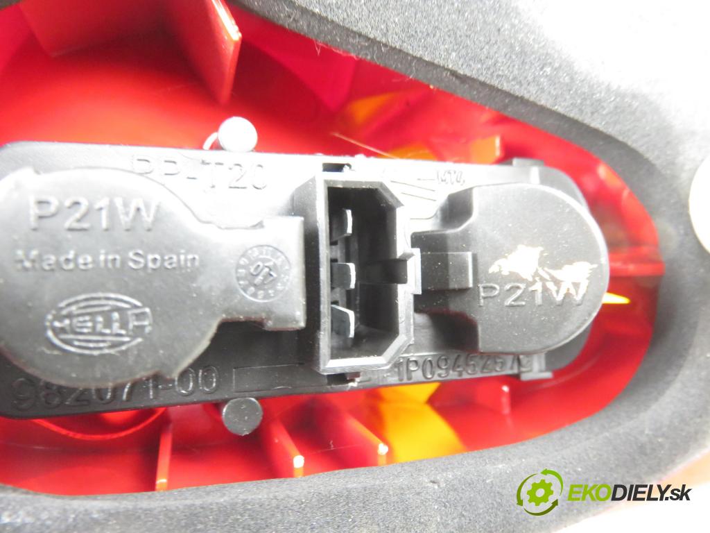 SEAT LEON (1P1) HB 2008 75,00 1.6 - BSE 1595,00 světlo pravé zadní