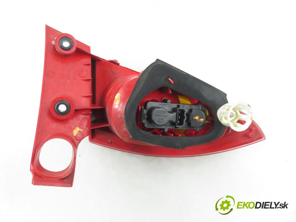 SEAT LEON (1P1) HB 2008 75,00 1.6 - BSE 1595,00 světlo pravé zadní