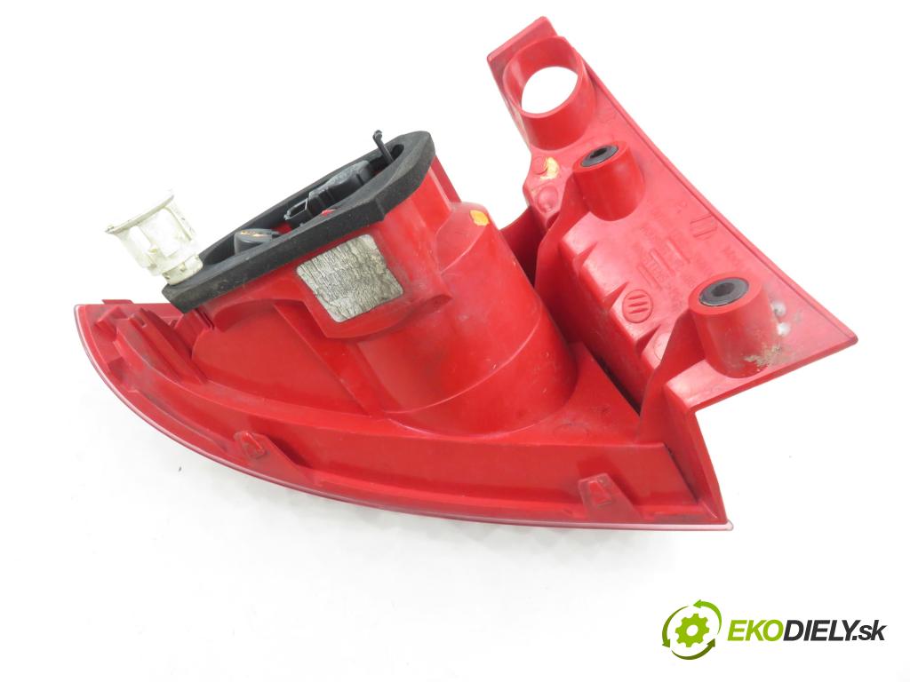 SEAT LEON (1P1) HB 2008 75,00 1.6 - BSE 1595,00 světlo pravé zadní