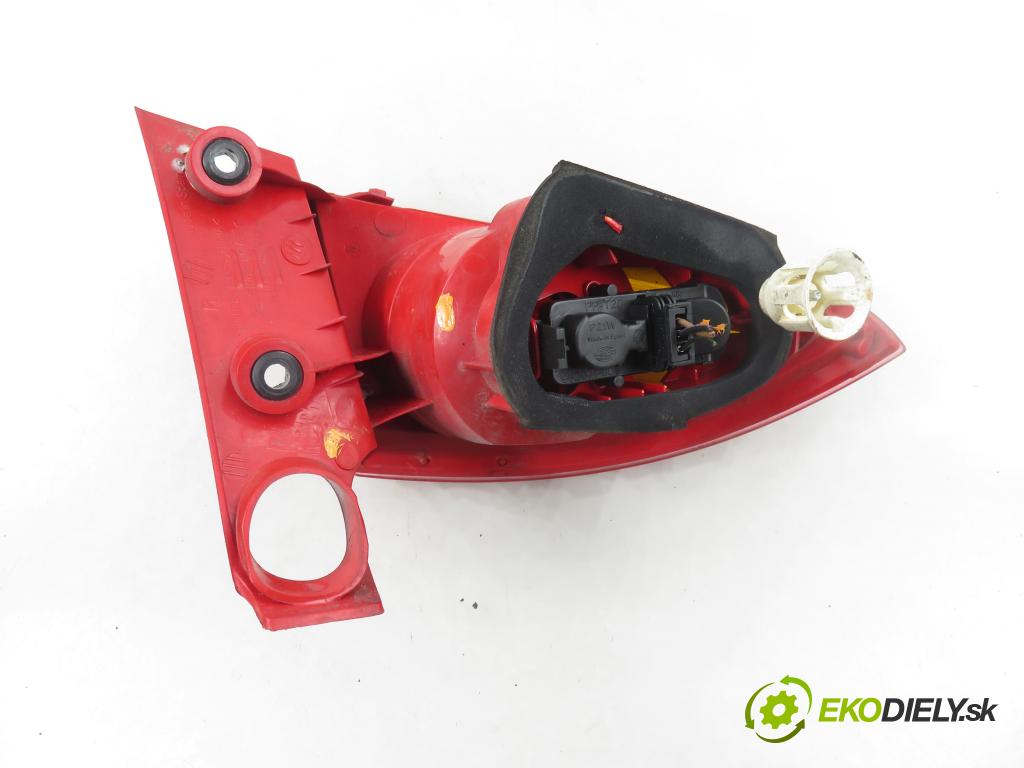 SEAT LEON (1P1) HB 2008 75,00 1.6 - BSE 1595,00 světlo pravé zadní