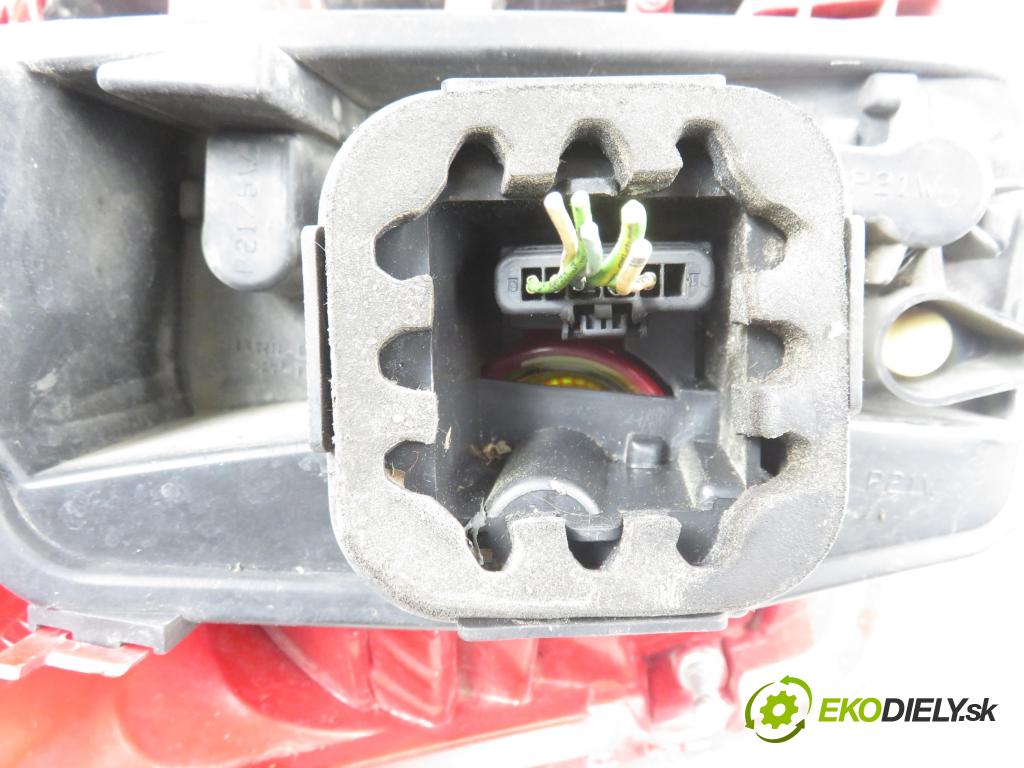 PEUGEOT 308 SW KOMBI 2008 88,00 1.6 16V - 5FW (EP6) 1598,00 světlo pravé zadní 96814438XT