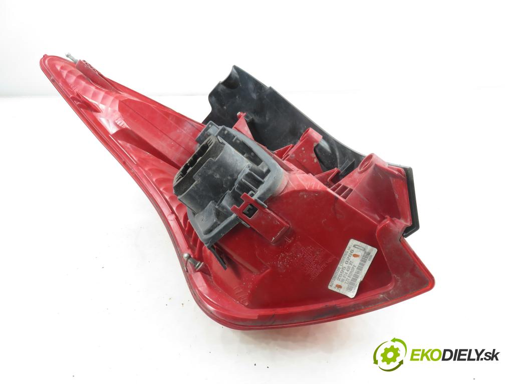 PEUGEOT 308 SW KOMBI 2008 88,00 1.6 16V - 5FW (EP6) 1598,00 světlo pravé zadní 96814438XT