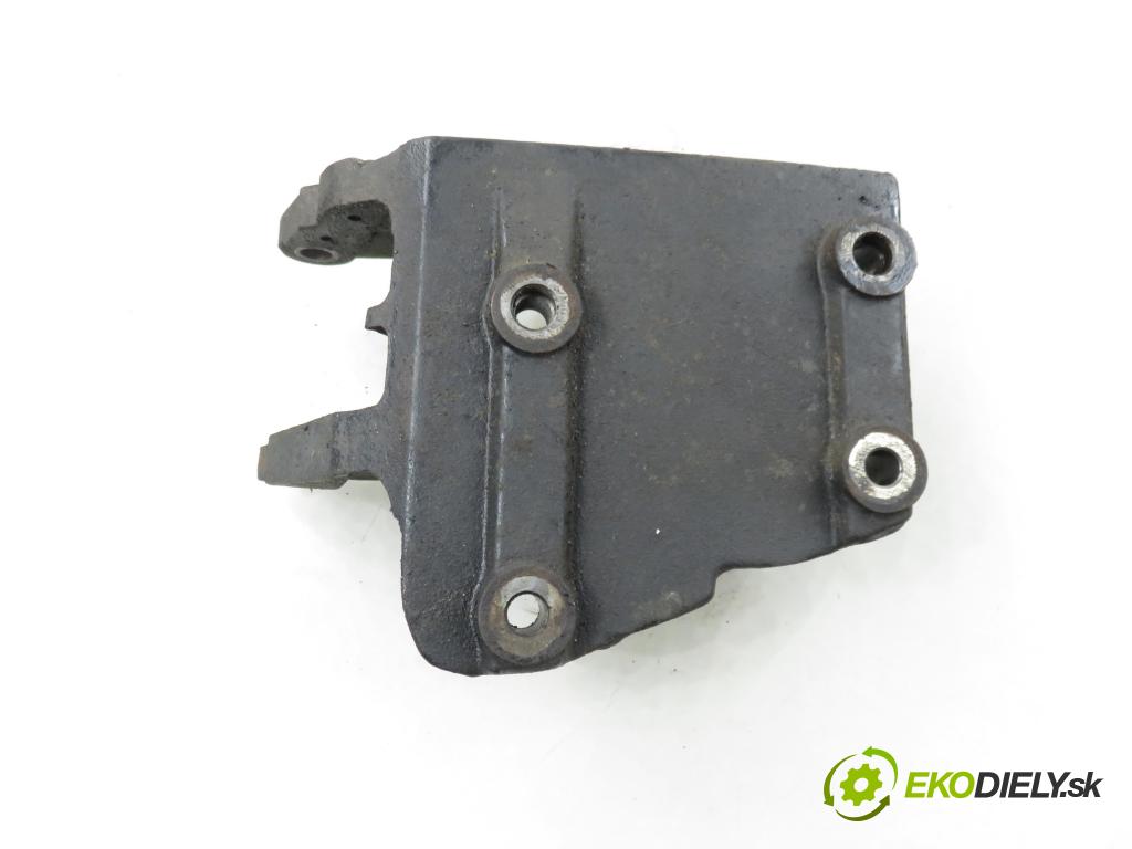 OPEL MOVANO Furgon (X70) FURGON 2005 84,00 2.5 DTI - G9U 724 2464,00 podpěra poloosi 8200027177B