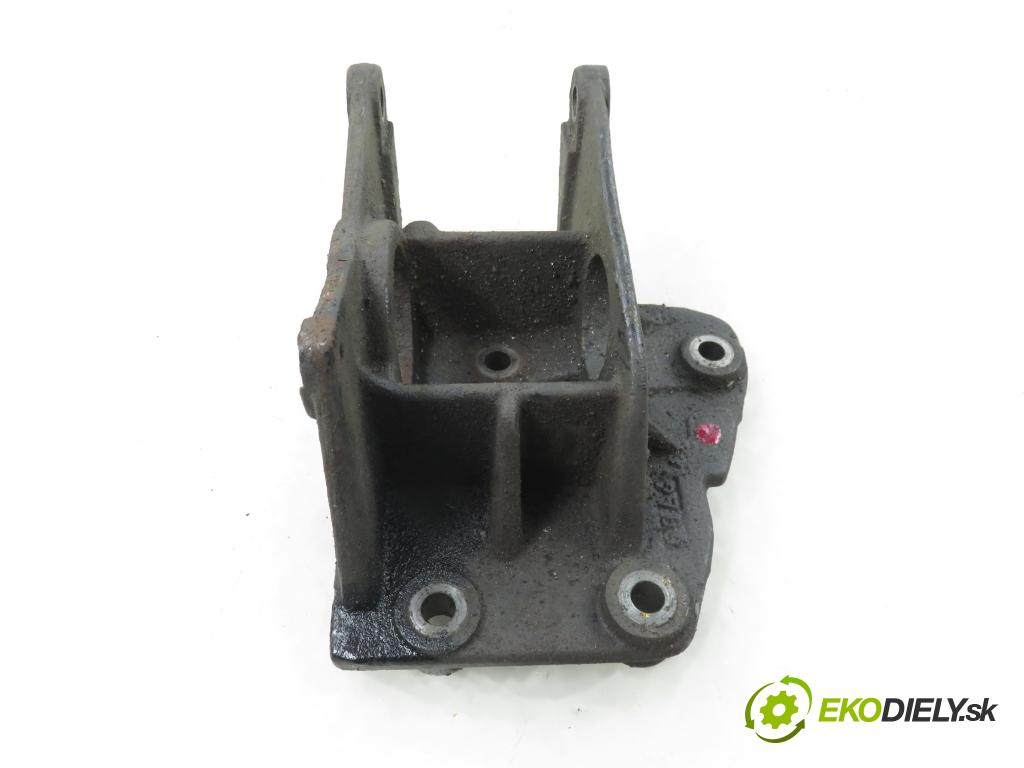 OPEL MOVANO Furgon (X70) FURGON 2005 84,00 2.5 DTI - G9U 724 2464,00 podpěra poloosi 8200027177B