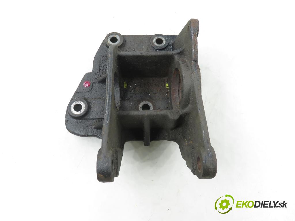 OPEL MOVANO Furgon (X70) FURGON 2005 84,00 2.5 DTI - G9U 724 2464,00 podpěra poloosi 8200027177B