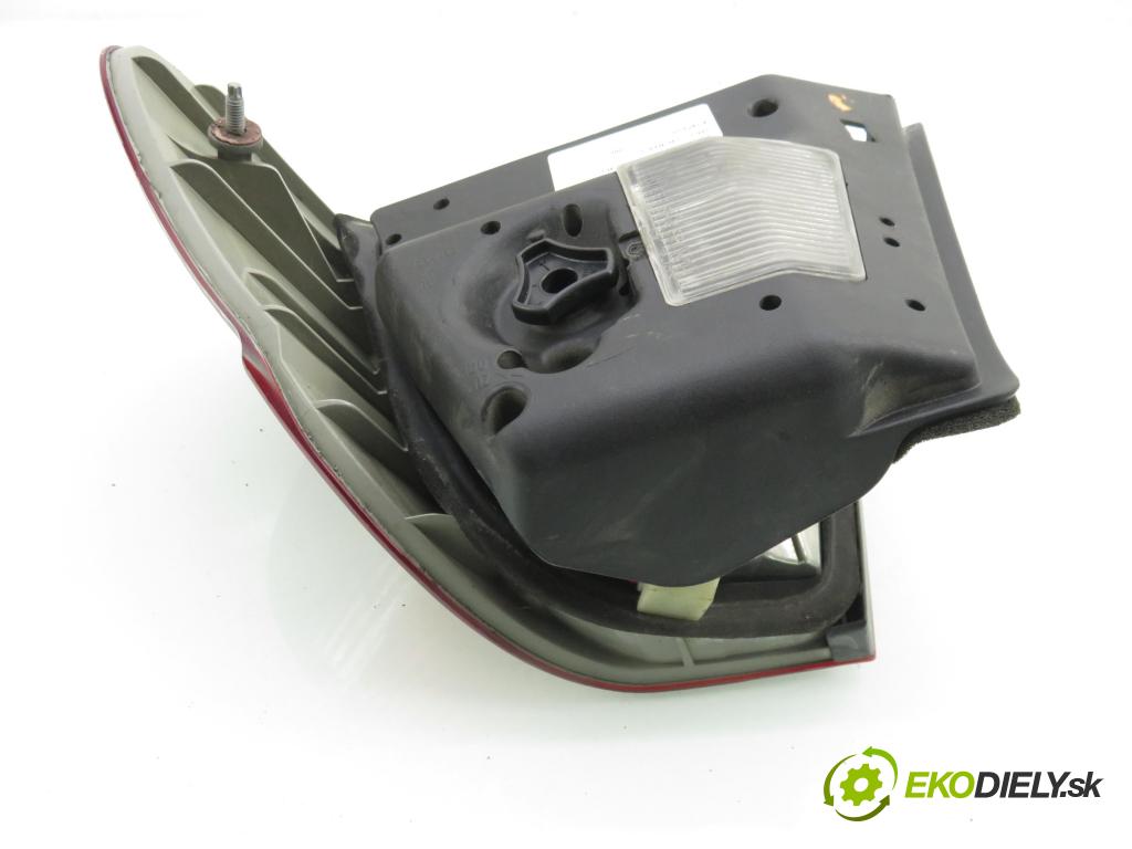 BMW 3 (E46) SEDAN 2005 85,00 316 i - N46 B18 A 1796,00 světlo levé zadní 6946535