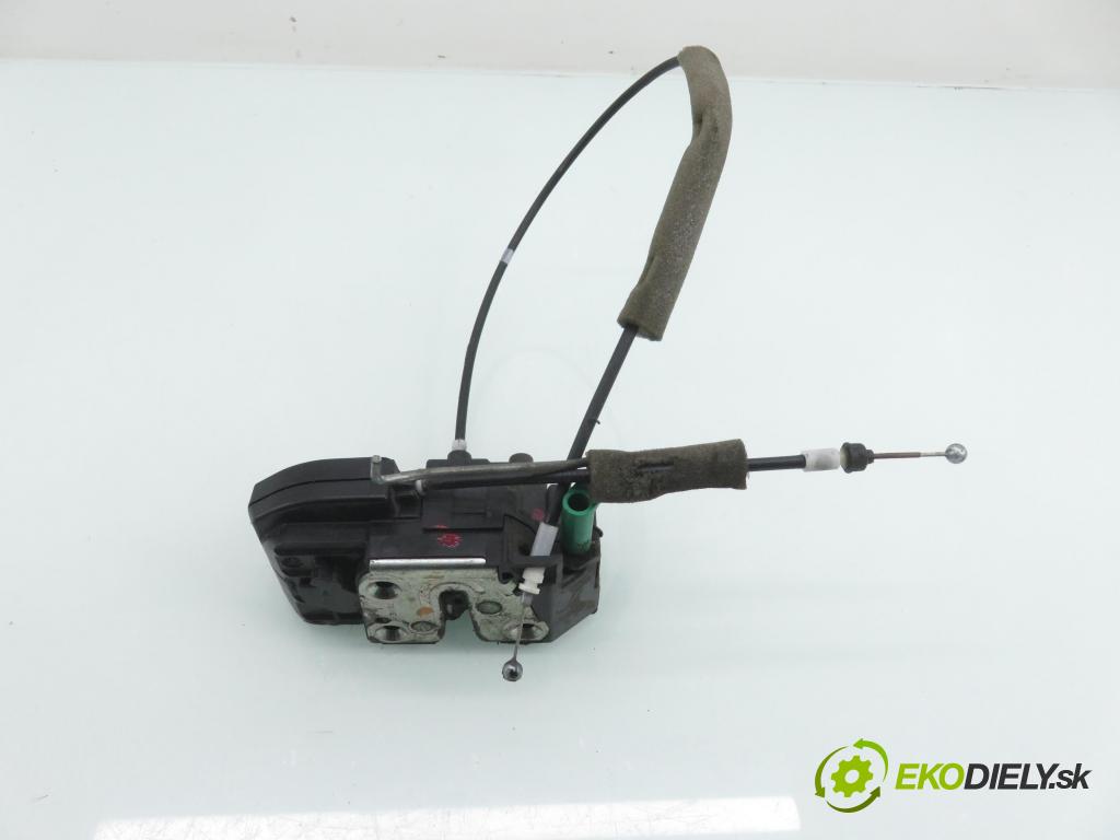 NISSAN NP300 NAVARA (D40) PICK-UP 2006 126,00 2.5 dCi 171 2488,00 zámok 27206A