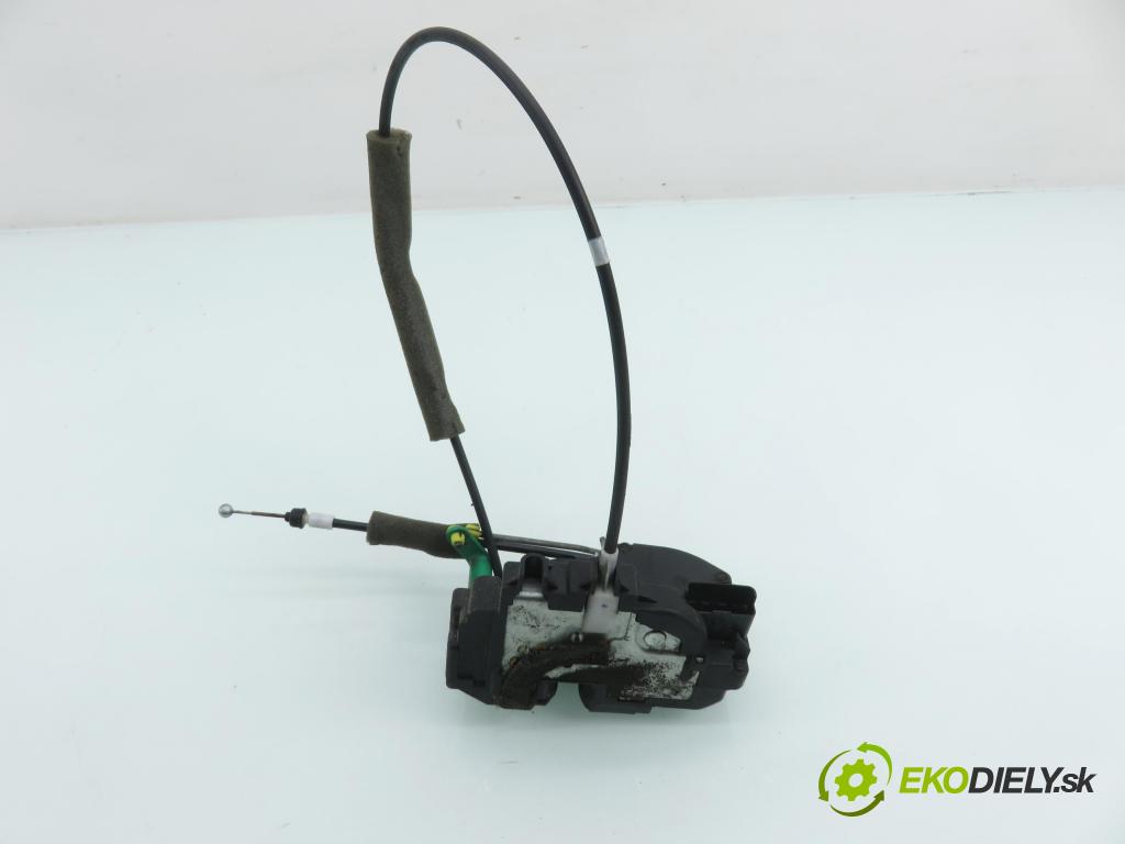 NISSAN NP300 NAVARA (D40) PICK-UP 2006 126,00 2.5 dCi 171 2488,00 zámok 27206A