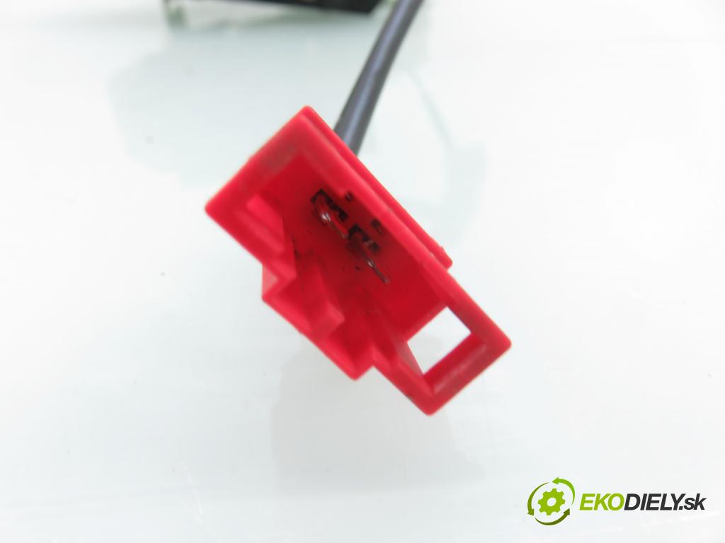 FORD GALAXY (WGR) VAN 2002 85,00 1.9 TDI PD 115 - AUY 1896,00 zámok dverí kufor EL. YM21431C50DG