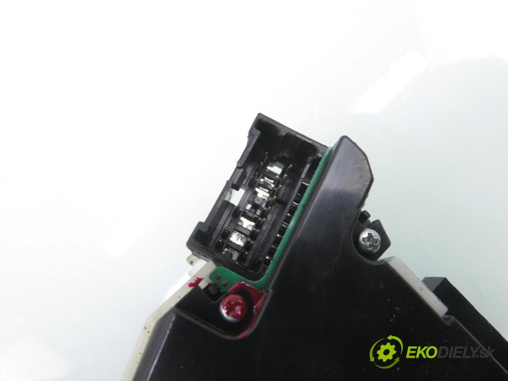 NISSAN NP300 NAVARA (D40) PICK-UP 2006 126,00 2.5 dCi 171 2488,00 PAKA/ŘAZENÍ/SADA: