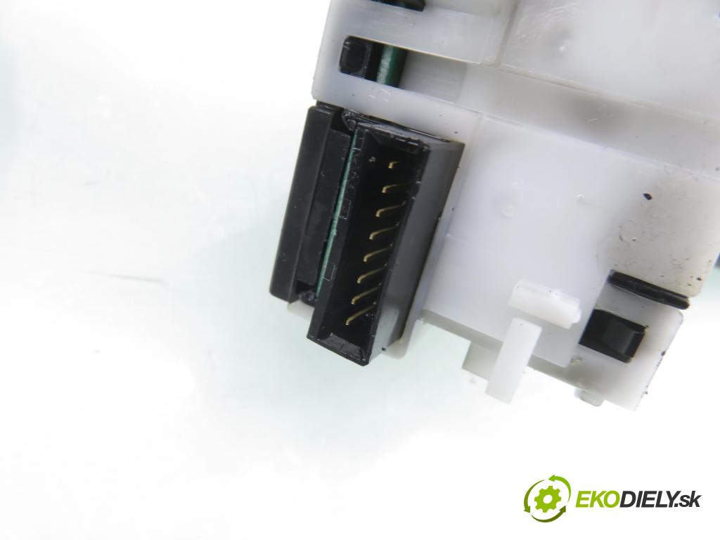 NISSAN NP300 NAVARA (D40) PICK-UP 2006 126,00 2.5 dCi 171 2488,00 PAKA/ŘAZENÍ/SADA: