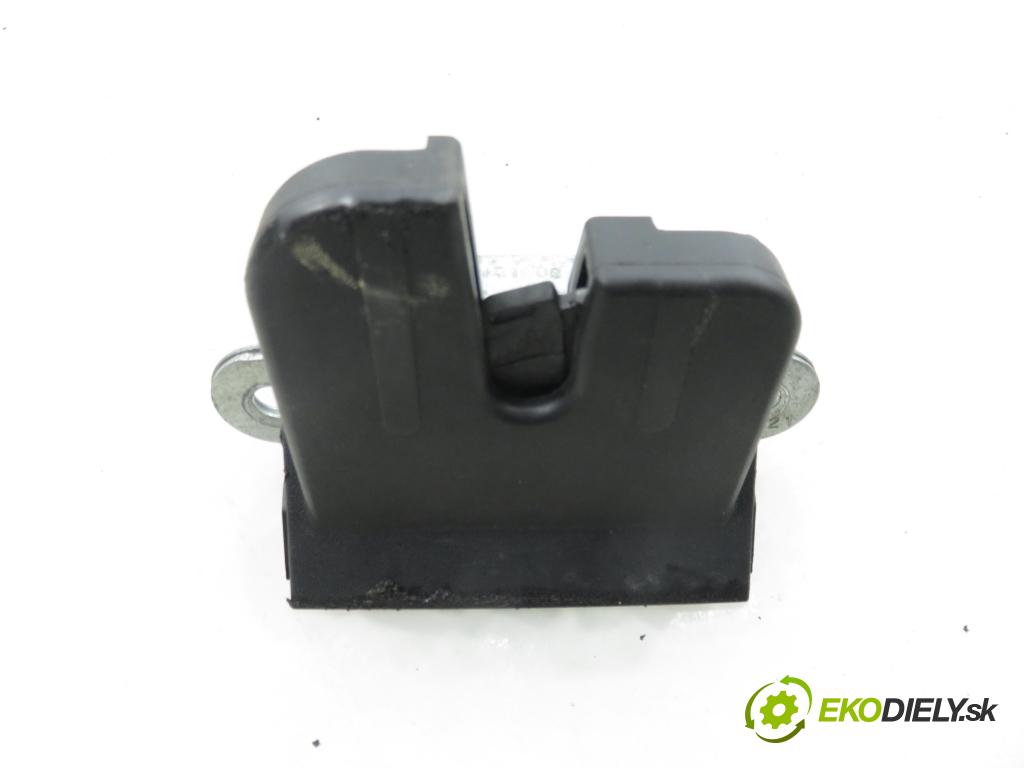 SEAT LEON (1P1) HB 2008 75,00 1.6 - BSE 1595,00 zámok dveří kufr EL. 1P0827505A