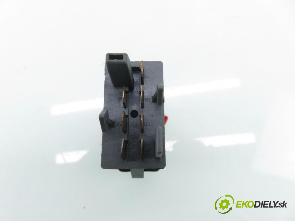 SKODA OCTAVIA I Combi (1U5) KOMBI 2003 66,00 1.9 TDI 90 - ALH 1896,00 prepínač výstražných (núdzových) 1U0953235E