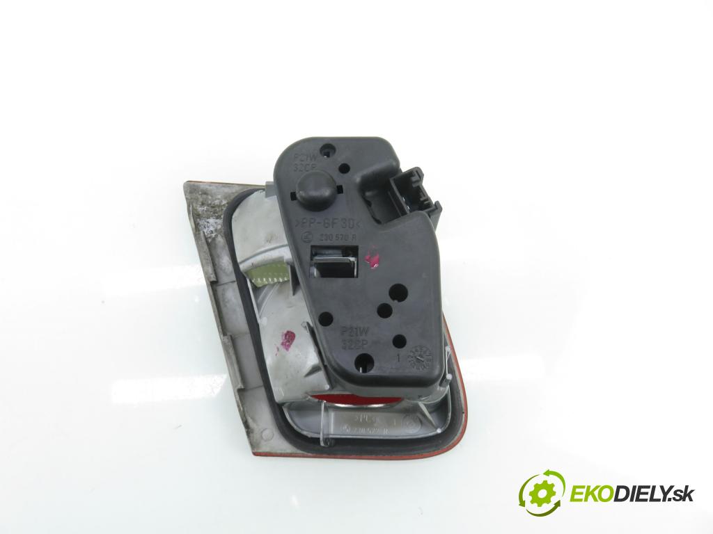 BMW 3 (E46) SEDAN 1999 77,00 316 i 105 - M43 B19 (194E1) 1895,00 Svetlo pravé zadné kufor 8364924