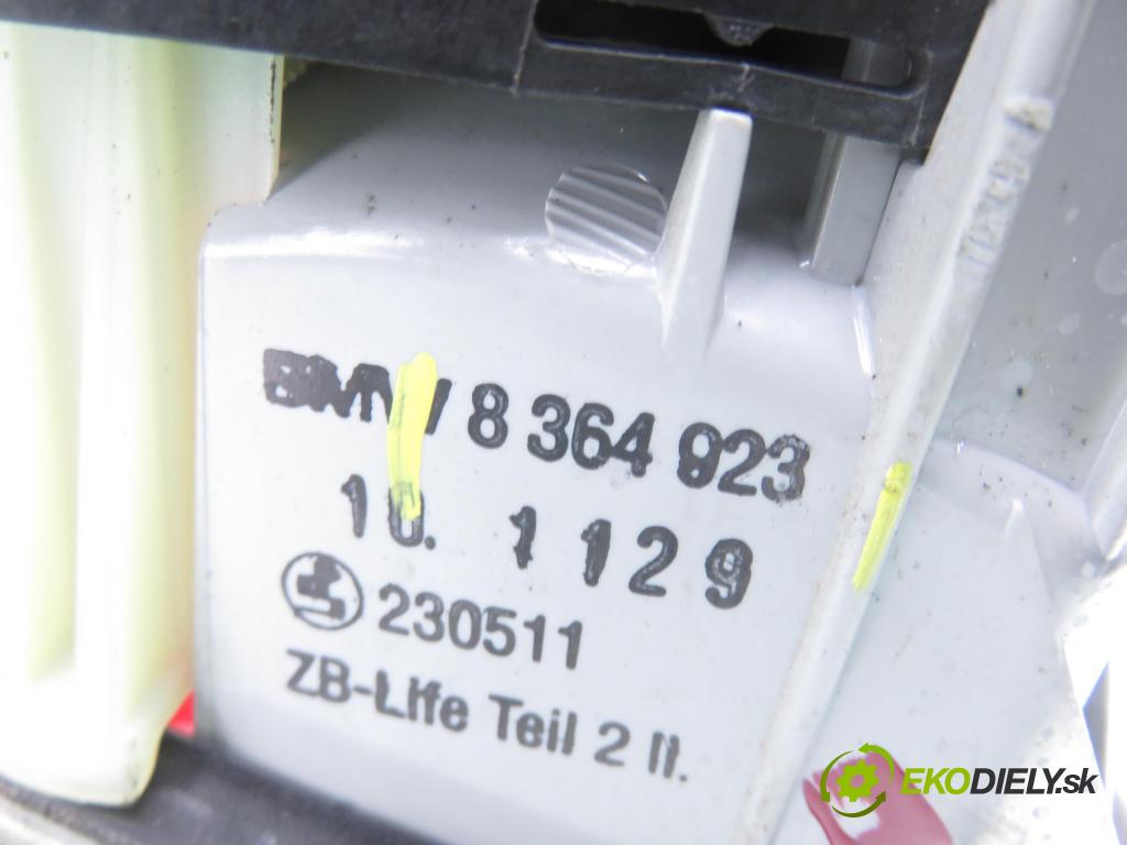 BMW 3 (E46) SEDAN 1999 77,00 316 i 105 - M43 B19 (194E1) 1895,00 světlo levé zadní kufr 8364923