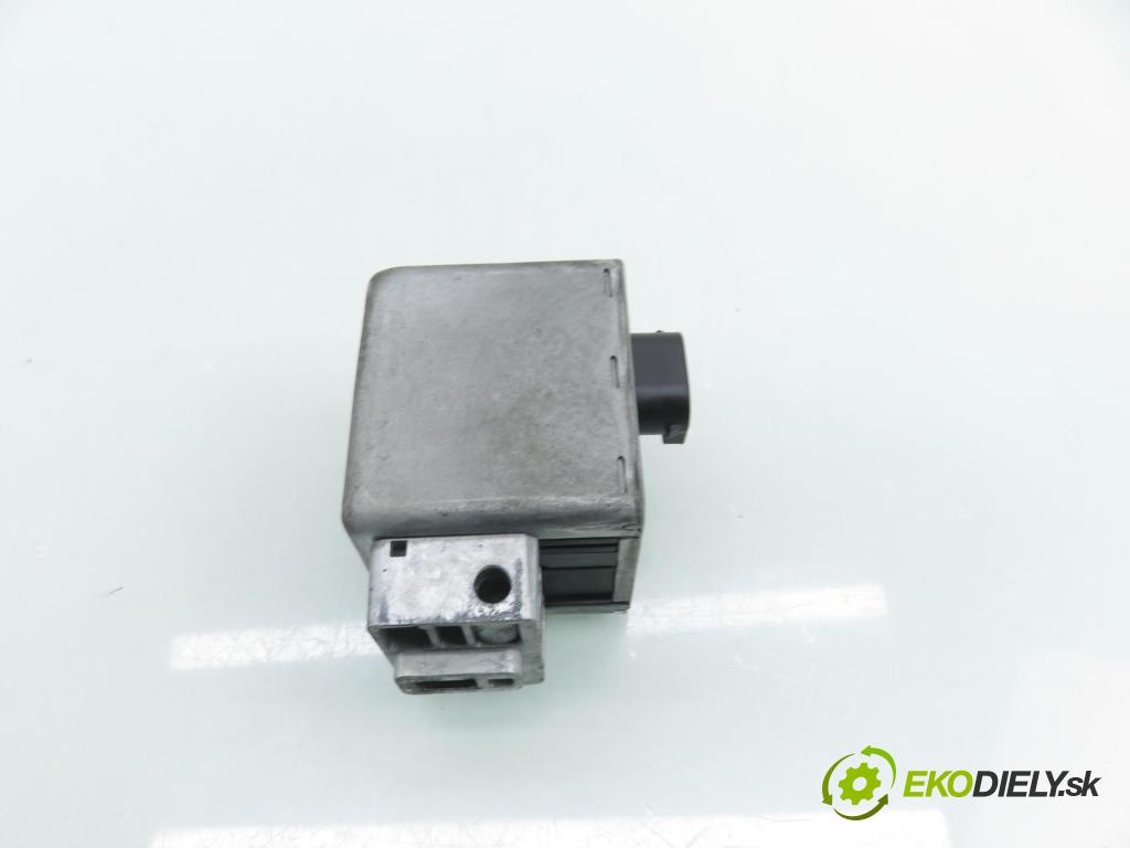 RENAULT SCENIC II (JM0/1_) MINIVAN 2005 0,00 1.6 (JM0C, JM0J, JM1B) - K4M 761 1598,00 blokáda tyče volantu 8200110033