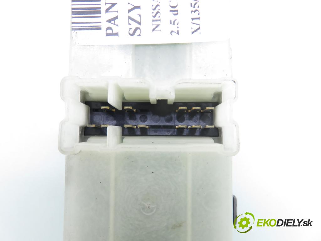 NISSAN NP300 NAVARA (D40) PICK-UP 2006 126,00 2.5 dCi 171 2488,00 Panel ovládania okien