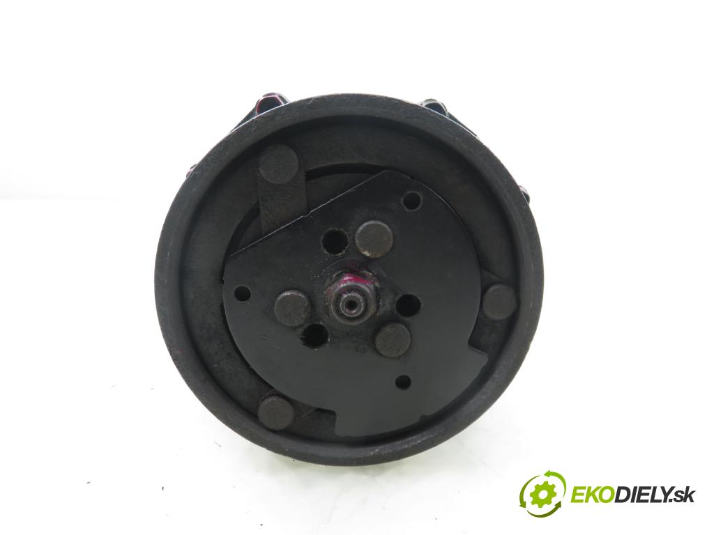 VW PASSAT B3/B4 Variant (3A5, 35I) KOMBI 1994 66,00 1.9 TDI - 1Z 1896,00 KOMPRESOR: klimatizace 7M0820803C ; 95NW9D629BB (Kompresor klimatizace)