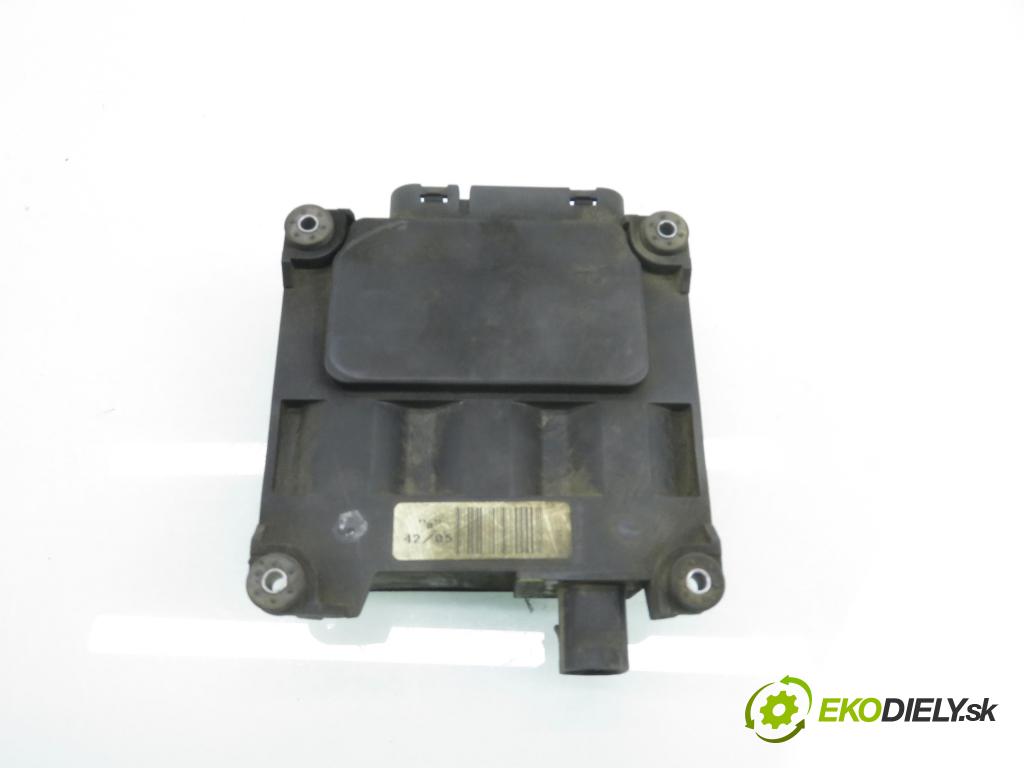 VW PASSAT B6 Variant (3C5) KOMBI 2005 77,00 1.9 TDI - BKC 1896,00 VENTIL: magnetický 3C0906625