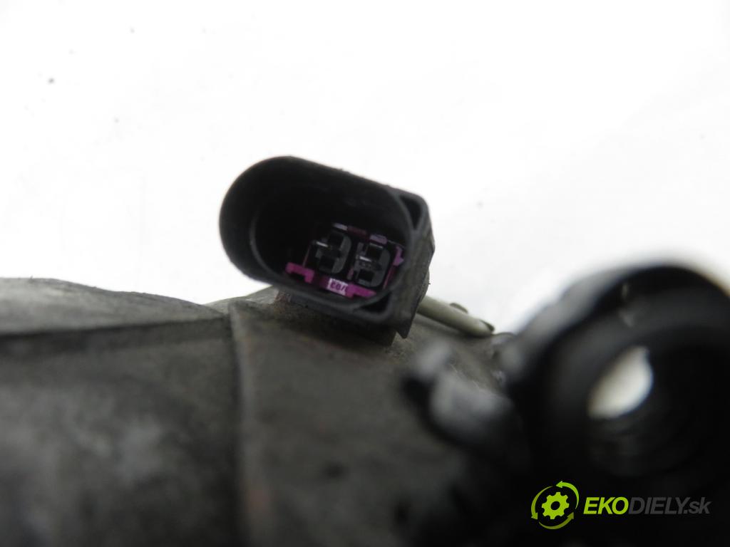 SEAT TOLEDO II (1M2) SEDAN 1999 66,00 1.9 TDI 90 - ALH 1896,00 KOMPRESOR: klimatizace 7M3820803A ; YM2H19D629BB (Kompresor klimatizace)