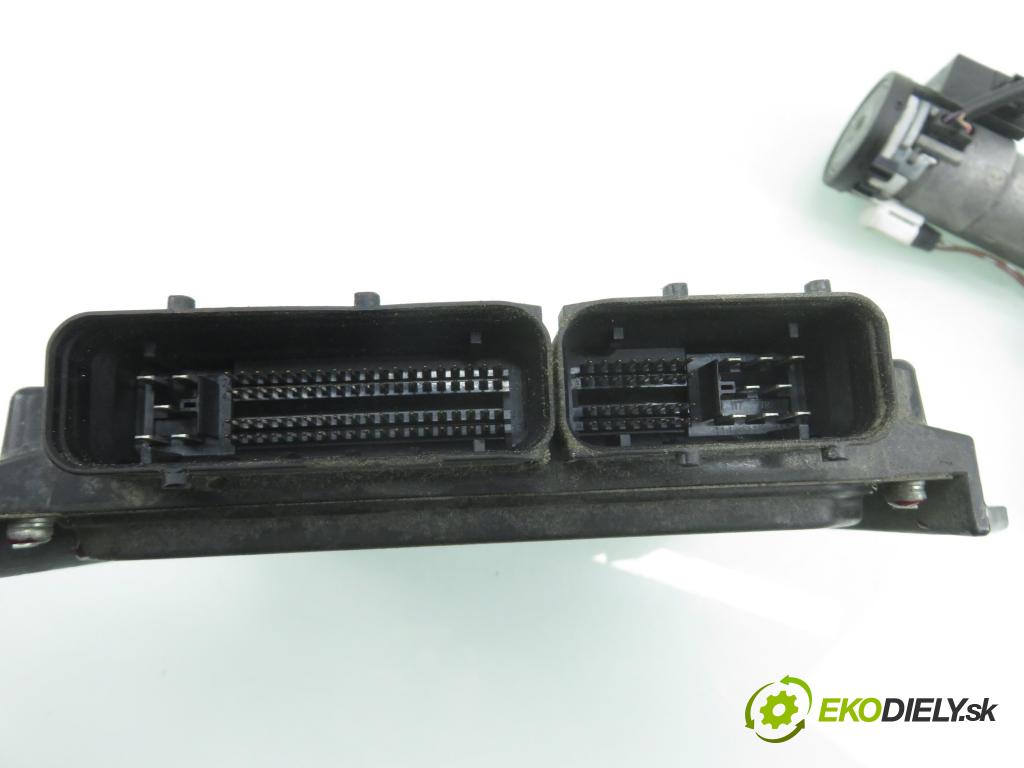 NISSAN NP300 NAVARA (D40) PICK-UP 2006 126,00 2.5 dCi 171 2488,00 spinačka / imobilizéra IMMO / Riadiaca jednotka 23710EC07B ; MB2758006753 ; N0502321