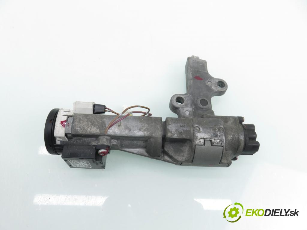 NISSAN NP300 NAVARA (D40) PICK-UP 2006 126,00 2.5 dCi 171 2488,00 spinačka / imobilizéra IMMO / Riadiaca jednotka 23710EC07B ; MB2758006753 ; N0502321