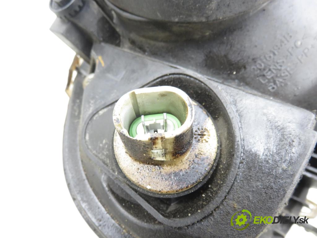 RENAULT CLIO II (BB_, CB_) HB 2001 43,00 1.2 8V 58 - D7F 726 1149,00 Svetlo LP