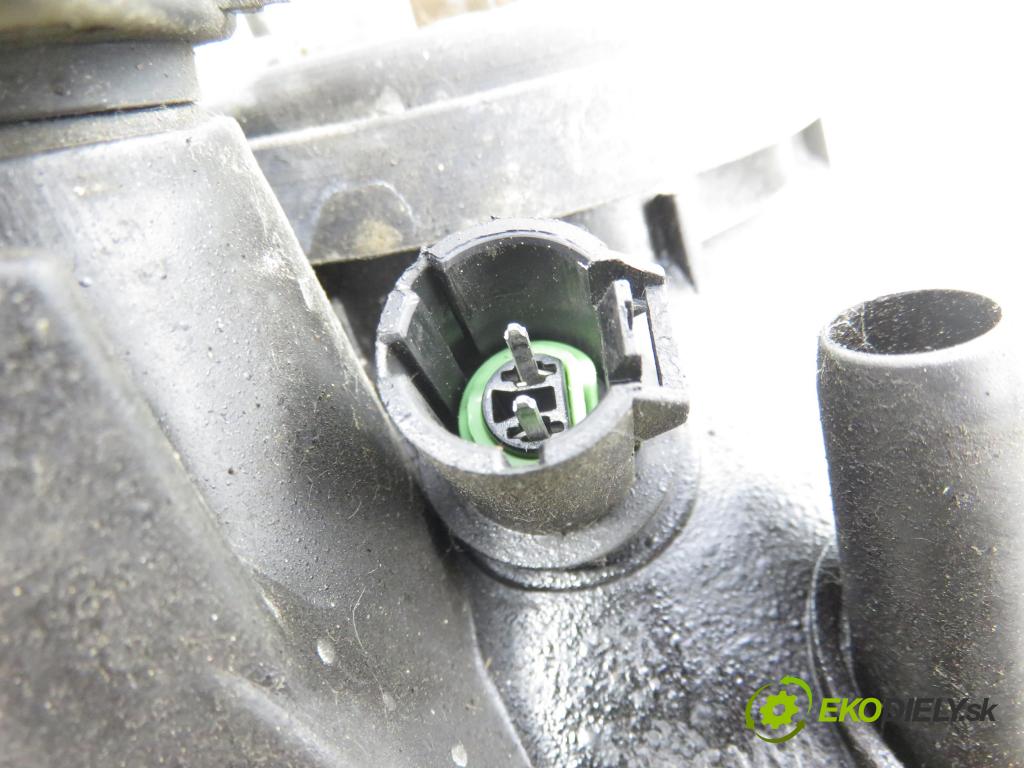 RENAULT CLIO II (BB_, CB_) HB 2001 43,00 1.2 8V 58 - D7F 726 1149,00 Svetlo LP