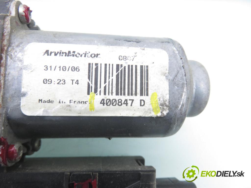 NISSAN NP300 NAVARA (D40) PICK-UP 2006 126,00 2.5 dCi 171 2488,00 Mechanizmus okien 400847D