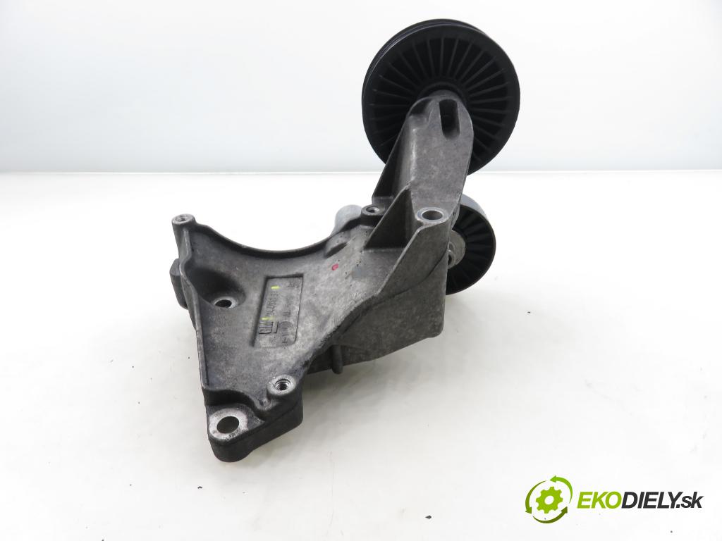 OPEL VECTRA C (Z02) LIFTBACK 2004 92,00 2.2 DTI 16V 125 - Y 22 DTR 2172,00 uchycení alternátora 24401737