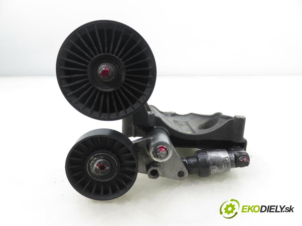 OPEL VECTRA C (Z02) LIFTBACK 2004 92,00 2.2 DTI 16V 125 - Y 22 DTR 2172,00 uchycení alternátora 24401737