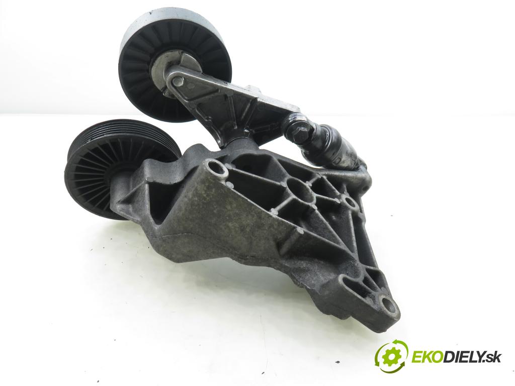 OPEL VECTRA C (Z02) LIFTBACK 2004 92,00 2.2 DTI 16V 125 - Y 22 DTR 2172,00 uchycení alternátora 24401737