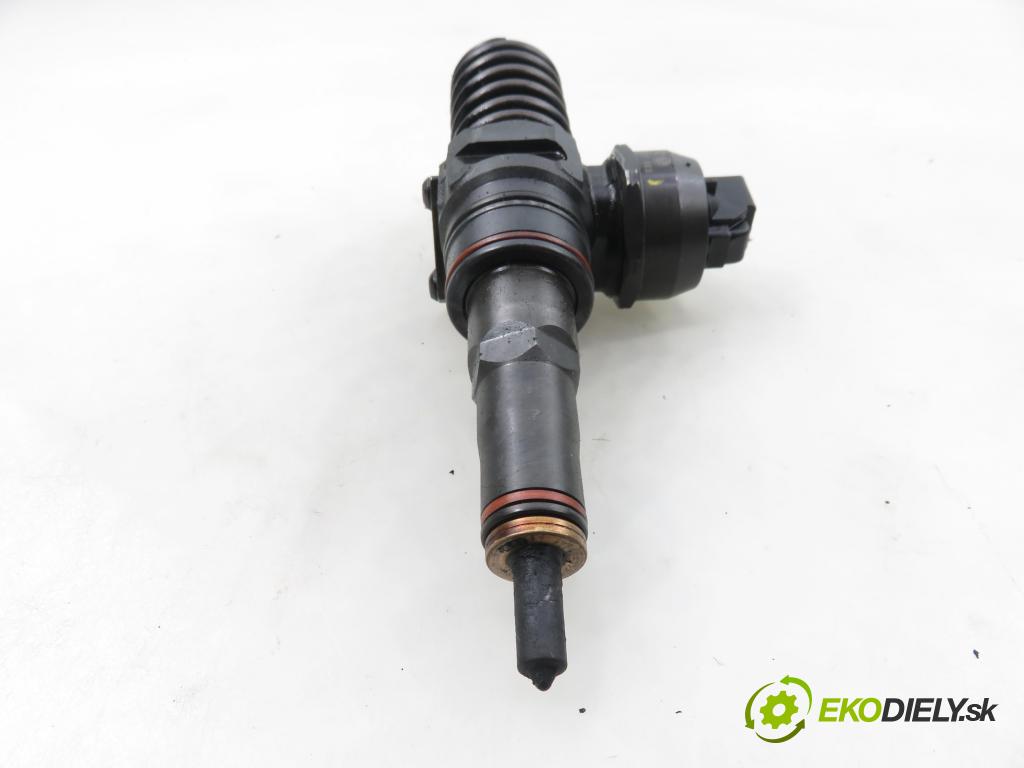 FORD GALAXY (WGR) VAN 2002 85,00 1.9 TDI PD 115 - AUY 1896,00 Vstrekovač 038130073AK ; 0414720038 (Vstrekovač paliva)