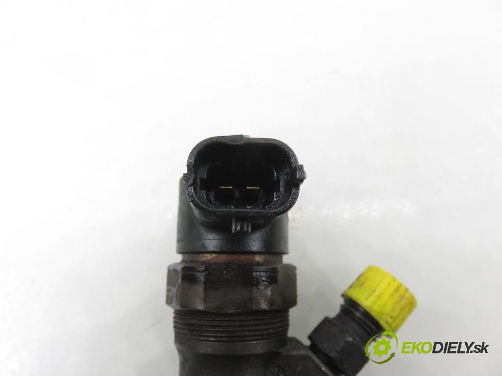 KIA SORENTO I (JC) SUV 2004 103,00 2.5 CRDi 140 - D4CB 2497,00 vstřikovač 0445110186 ; 338004A150 (Vstřikovač paliva)