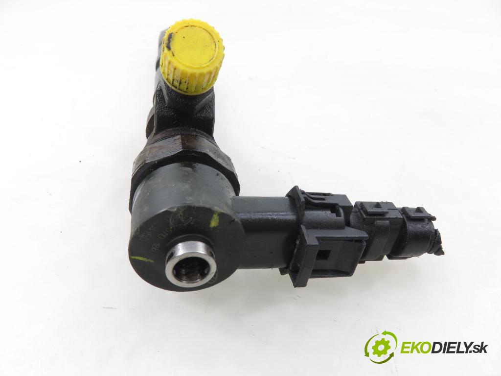 KIA SORENTO I (JC) SUV 2004 103,00 2.5 CRDi 140 - D4CB 2497,00 vstřikovač 0445110186 ; 338004A150 (Vstřikovač paliva)