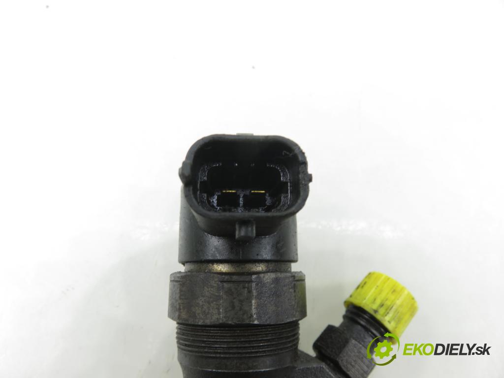 KIA SORENTO I (JC) SUV 2004 103,00 2.5 CRDi 140 - D4CB 2497,00 vstřikovač 0445110186 ; 338004A100 (Vstřikovač paliva)