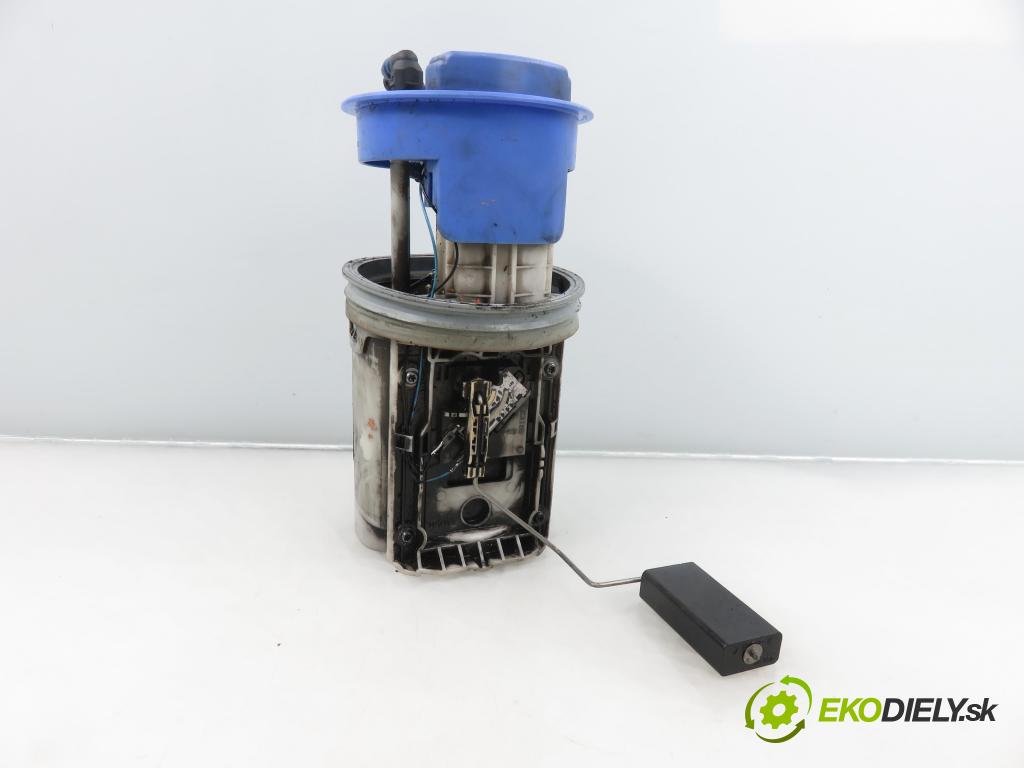 AUDI A3 (8L1) HB 2002 74,00 1.9 TDI - AXR 1896,00 pumpa paliva 8L0919050