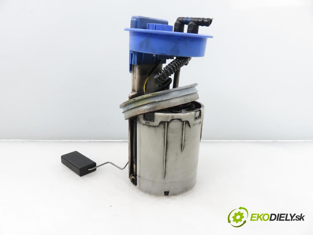 AUDI A3 (8L1) HB 2002 74,00 1.9 TDI - AXR 1896,00 pumpa paliva 8L0919050