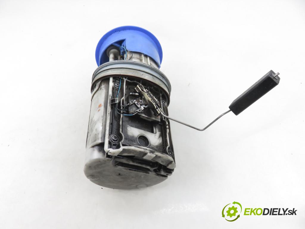 AUDI A3 (8L1) HB 2002 74,00 1.9 TDI - AXR 1896,00 pumpa paliva 8L0919050