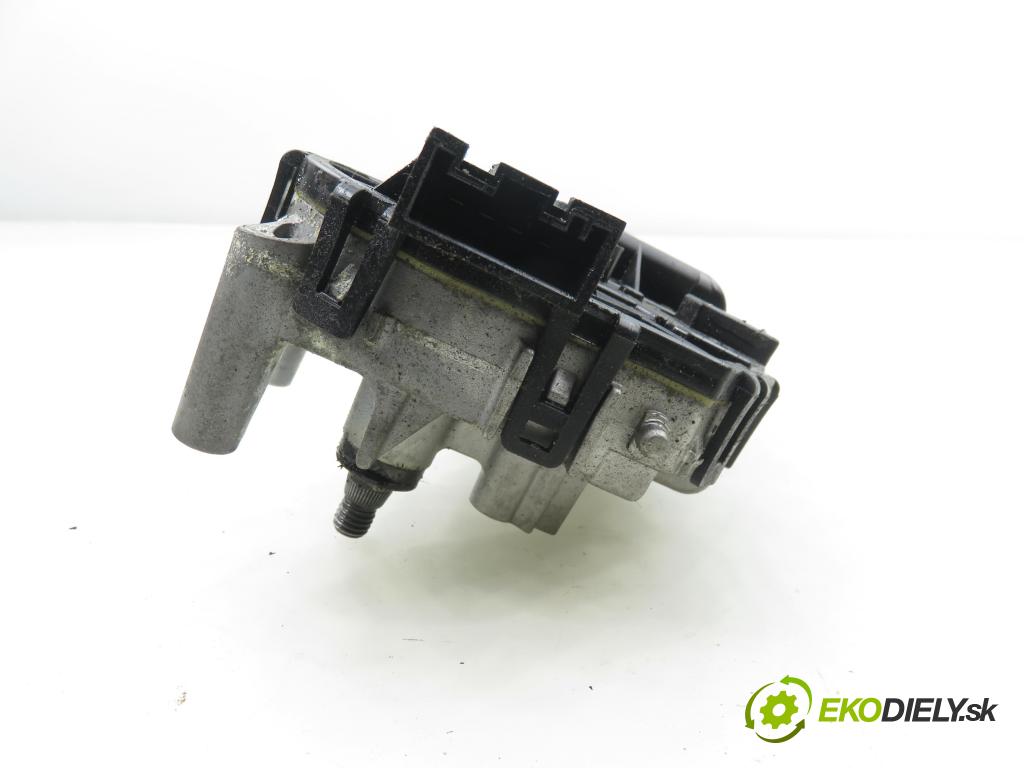 BMW 3 (E46) SEDAN 2005 85,00 316 i - N46 B18 A 1796,00 motorek stěračů PŘEDNÍ: 0390241712 ; 6914577