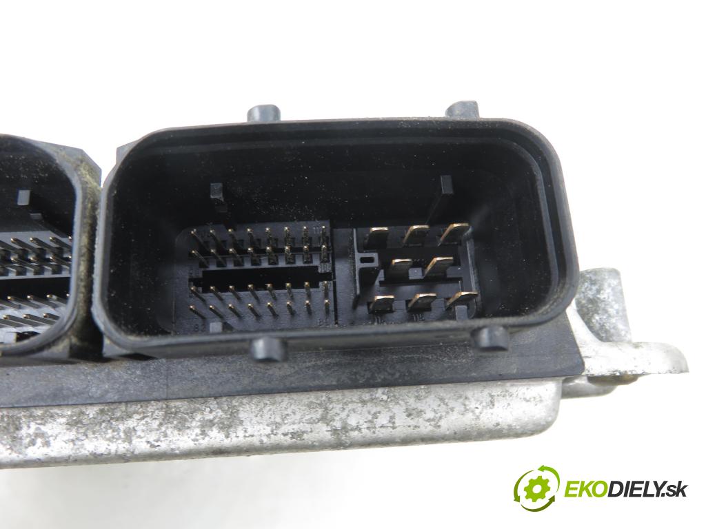 VW BORA (1J2) SEDAN 2002 66,00 1.9 TDI 90 - ALH 1896,00 řídící jednotka motora 038906012FA ; 0281010650