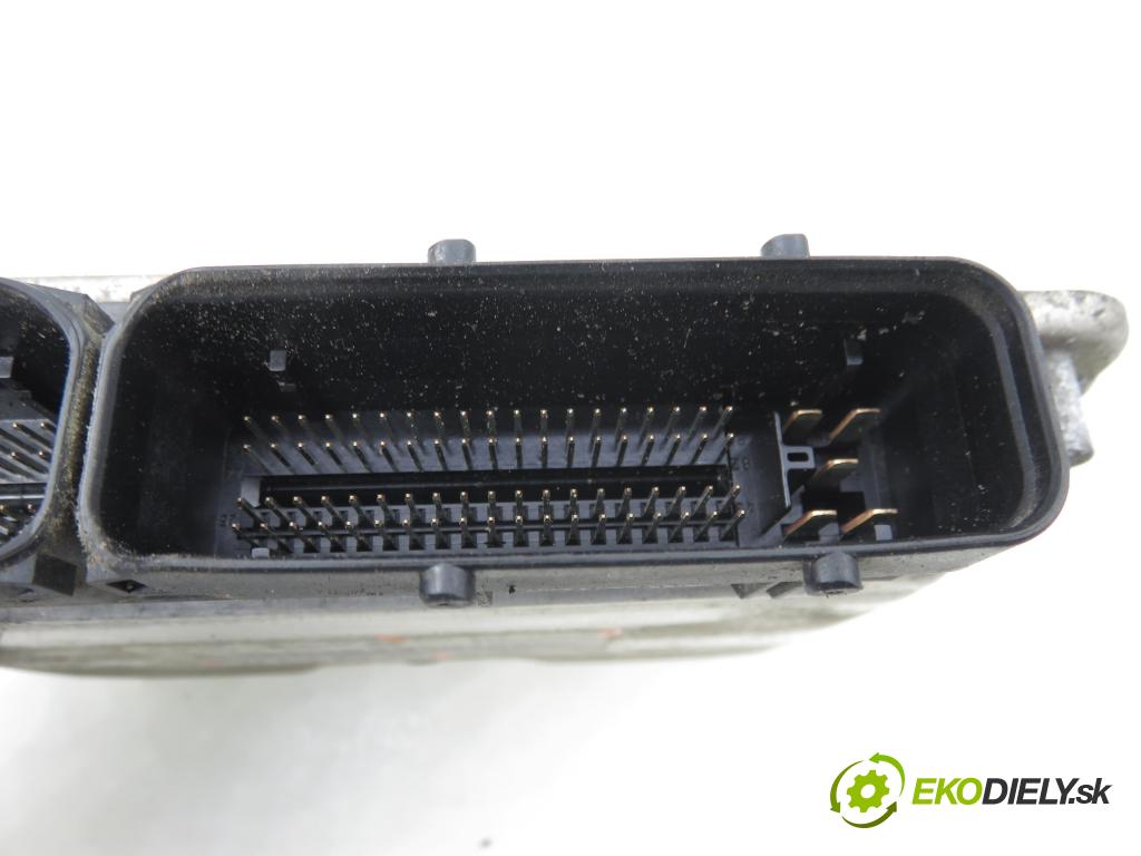 VW BORA (1J2) SEDAN 2002 66,00 1.9 TDI 90 - ALH 1896,00 řídící jednotka motora 038906012FA ; 0281010650