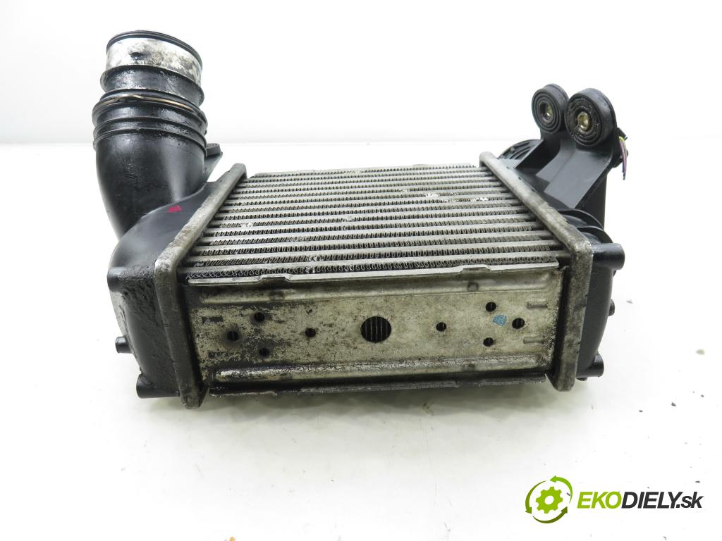 AUDI A3 (8L1) HB 2002 74,00 1.9 TDI - AXR 1896,00 chladič intercooler 1J0145803N ; 872999M
