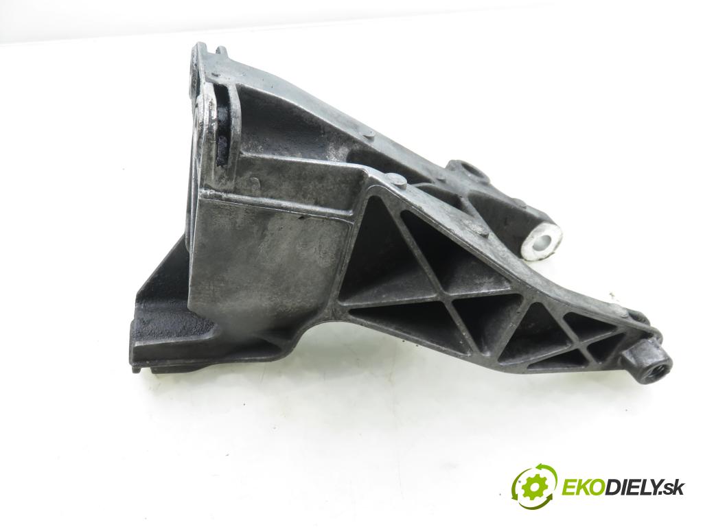 VW TRANSPORTER V Skrzynia (7HA, 7HH, 7EA, 7EH) FURGON 2005 77,00 1.9 TDI PD 105 - AXB 1896,00 uchycení motora 7H0199343