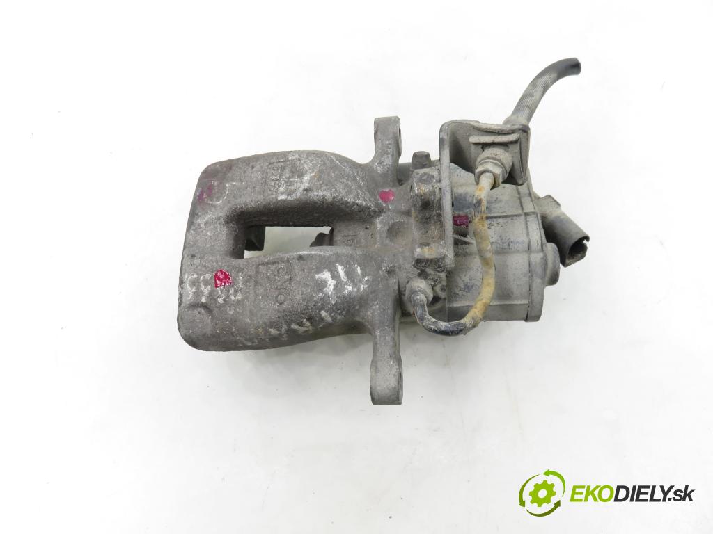 VW PASSAT B6 Variant (3C5) KOMBI 2005 77,00 1.9 TDI - BKC 1896,00 Brzdič strmeň pravé zadné 